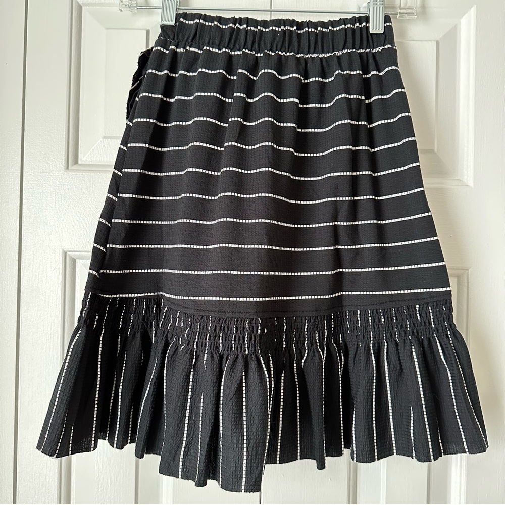 Moon River Striped Black and White Ruffle Wrap Skirt Size XS - Picture 6 of 13